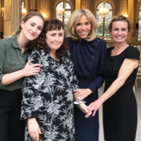Brigitte Macron rencontre enfin Sandrine Bonnaire et sa soeur autiste