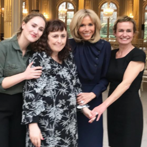 Brigitte Macron en compagnie de Sandrine Bonnaire, sa fille aînée Jeanne et sa soeur Sabine Bonnaire à l'Elysée, le 8 mars 2019.