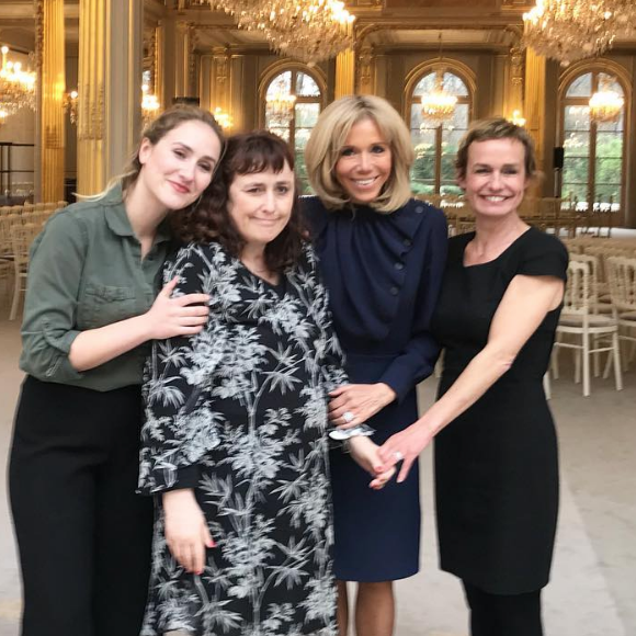 Brigitte Macron en compagnie de Sandrine Bonnaire, sa fille aînée Jeanne et sa soeur Sabine Bonnaire à l'Elysée, le 8 mars 2019.