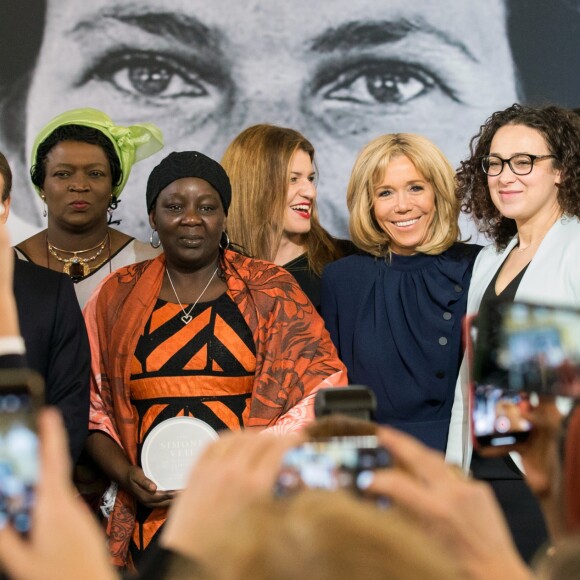 Aissa Doumara Ngatansou, Marlène Schiappa, Brigitte Macron et Delphine Horvilleur - Remise du premier prix Simone Veil de la République française pour l'égalité femmes – hommes à la Camerounaise Aissa Doumara Ngatansou au palais de l'Elysée à Paris, à l'occasion de la journée mondiale du droits des femmes. Le 8 mars 2019 © Stéphane Lemouton / Bestimage