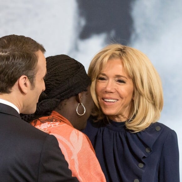 Emmanuel Macron, Aissa Doumara Ngatansou, Brigitte Macron - Remise du premier prix "Simone Veil" à la Camerounaise Aissa Doumara Ngatansou au palais de l'Elysée à Paris, à l'occasion de la journée mondiale du droits des femmes. Le 8 mars 2019 © Stéphane Lemouton / Bestimage