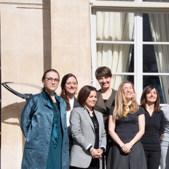 Brigitte Macron rencontre des femmes handicapées ou concernées par le handicap, Edith Thouelle, Aurore Selmi, Virginie Delalande, Alienor Vincotte, Laure Marsac, Sophie Cluzel (secrétaire d'État chargée des Personnes handicapées), Charlotte De Vilmorin, Marie-Amelie Le Fur, Sylvie Dugelay, Sarah Da Silva Gomes  Eugénie Touré, Stéphanie Pillonca, Liliya Reshetnyak, Delphine Ernotte, Laetitia Bernard et Raphaële Rabatel au palais de l'Elysée à Paris, France, le 8 mars 2019. © Pierre Villard/Pool/Bestimage