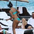 Le DJ David Guetta et sa petite amie Jessica Ledon sur une plage à Miami, le 09 mars 2019.