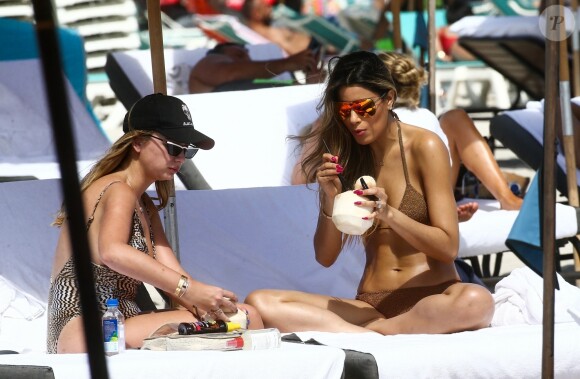 Ariadna Gutierrez sur une plage à Miami, le 09 mars 2019.