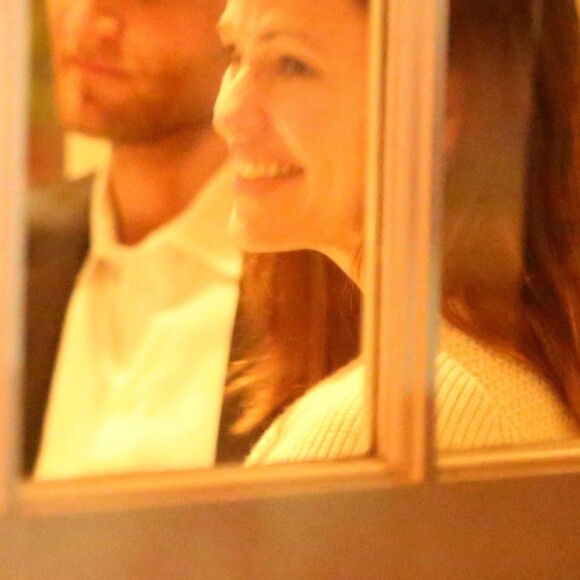 Exclusif - Jennifer Garner et son compagnon John Miller sont allés diner en amoureux au restaurant Giorgio Baldi à Santa Monica, le 27 février 2019