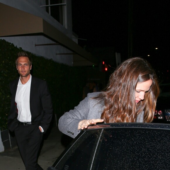 Exclusif - Jennifer Garner et son compagnon John Miller sont allés diner en amoureux au restaurant Giorgio Baldi à Santa Monica, le 27 février 2019