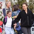 Exclusif - Jennifer Garner est allée chercher sa fille Seraphina à la sortie des classes à Los Angeles, le 27 février 2019. Elle a ensuite organisé une fête pour l'anniversaire de son fils Samuel, avec son ex-mari Ben Affleck.