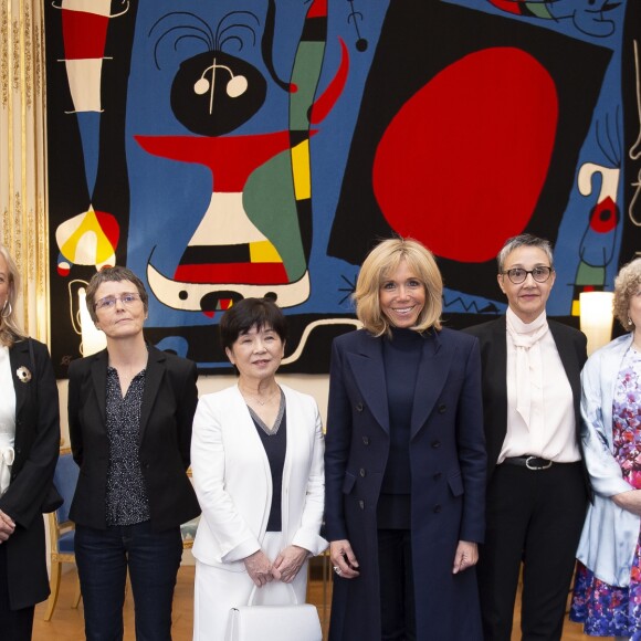 Brigitte Macron reçoit les 5 lauréates du "Prix international L'Oréal-Unesco pour les femmes et la science" au palais de l'Elysée à Paris le 11 mars 2019. © Eliot Blondet / Pool / Bestimage