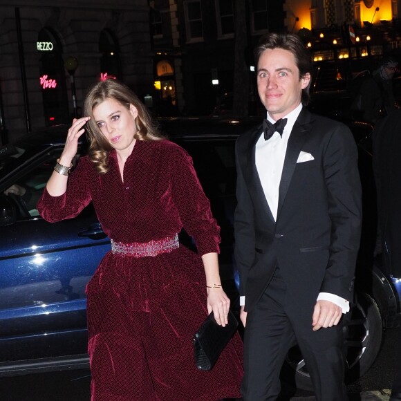 La princesse Beatrice d'York et son compagnon Edoardo Mapelli Mozzi ont pris part le 12 mars 2019 à Londres au gala de la National Portrait Gallery, sous le patronage de Kate Middleton. Il s'agissait de leur première apparition officielle en couple, six mois après le début de leur histoire d'amour.