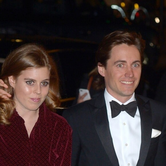 La princesse Beatrice d'York et son compagnon Edoardo Mapelli Mozzi ont pris part le 12 mars 2019 à Londres au gala de la National Portrait Gallery, sous le patronage de Kate Middleton. Il s'agissait de leur première apparition officielle en couple, six mois après le début de leur histoire d'amour.