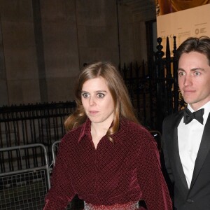 La princesse Beatrice d'York et son compagnon Edoardo Mapelli Mozzi ont pris part le 12 mars 2019 à Londres au gala de la National Portrait Gallery, sous le patronage de Kate Middleton. Il s'agissait de leur première apparition officielle en couple, six mois après le début de leur histoire d'amour.