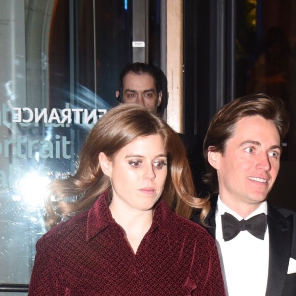 La princesse Beatrice d'York et son compagnon Edoardo Mapelli Mozzi ont pris part le 12 mars 2019 à Londres au gala de la National Portrait Gallery, sous le patronage de Kate Middleton. Il s'agissait de leur première apparition officielle en couple, six mois après le début de leur histoire d'amour.