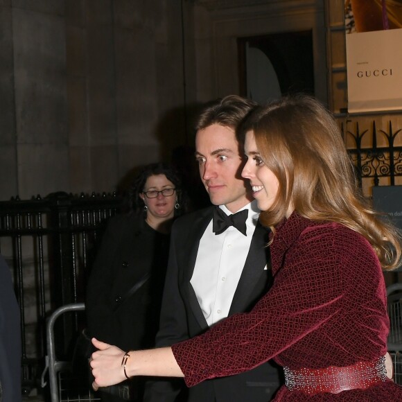 La princesse Beatrice d'York et son compagnon Edoardo Mapelli Mozzi ont pris part le 12 mars 2019 à Londres au gala de la National Portrait Gallery, sous le patronage de Kate Middleton. Il s'agissait de leur première apparition officielle en couple, six mois après le début de leur histoire d'amour.