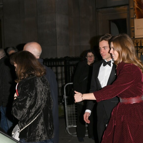 La princesse Beatrice d'York et son compagnon Edoardo Mapelli Mozzi ont pris part le 12 mars 2019 à Londres au gala de la National Portrait Gallery, sous le patronage de Kate Middleton. Il s'agissait de leur première apparition officielle en couple, six mois après le début de leur histoire d'amour.