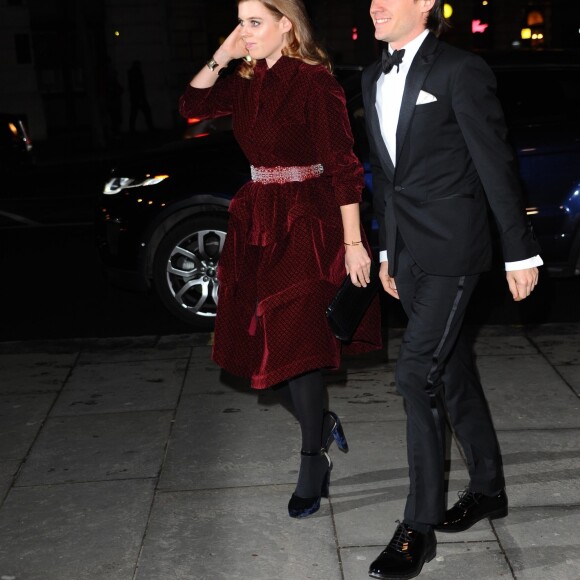 La princesse Beatrice d'York et son compagnon Edoardo Mapelli Mozzi ont pris part le 12 mars 2019 à Londres au gala de la National Portrait Gallery, sous le patronage de Kate Middleton. Il s'agissait de leur première apparition officielle en couple, six mois après le début de leur histoire d'amour.