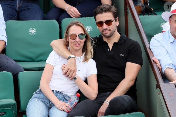 Audrey Lamy et son compagnon Thomas Sabatier dans les tribunes des internationaux de Roland Garros - jour 5 - à Paris, France, le 31 mai 2018. © Cyril Moreau - Dominique Jacovides/Bestimage