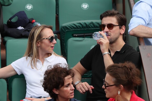 Audrey Lamy et son compagnon Thomas Sabatier dans les tribunes des internationaux de Roland Garros - jour 5 - à Paris, France, le 31 mai 2018. © Cyril Moreau - Dominique Jacovides/Bestimage