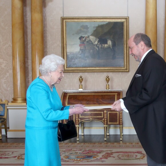 La reine Elizabeth II d'Angleterre en audience au palais de Buckingham à Londres le 13 mars 2019.