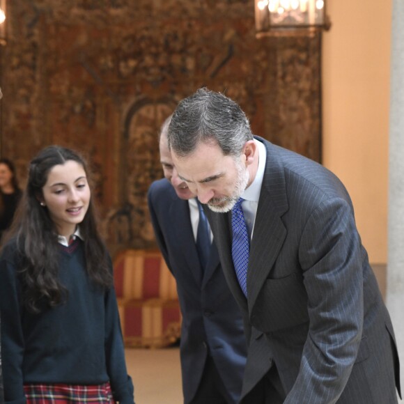 Le roi Felipe VI d'Espagne recevait le 11 mars 2019 au palais du Pardo à Madrid les lauréats du 37e concours scolaire "Qu'est-ce qu'un roi pour toi ?".