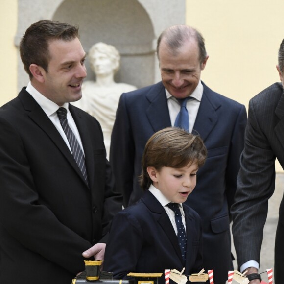 Le roi Felipe VI d'Espagne recevait le 11 mars 2019 au palais du Pardo à Madrid les lauréats du 37e concours scolaire "Qu'est-ce qu'un roi pour toi ?".