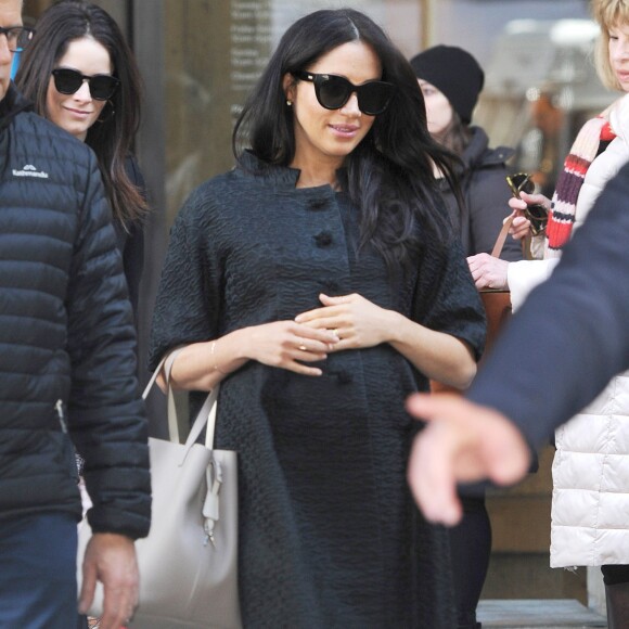 Meghan Markle, duchesse de Sussex, enceinte, est allée déjeuner avec son amie Abigail Spencer au restaurant de l'hôtel Surrey à New York City, New York, Etats-Unis, le 19 février 2019.