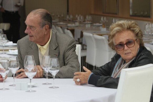 Jacques Chirac et son épouse, Bernadette le 4 octobre 2013 à Saint-Tropez.