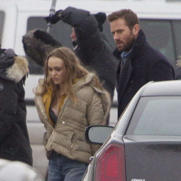 Exclusif - Lily Rose Depp est sur le tournage de 'Dreamland' à Montréal, Canada. Le personnage de Lily semble être menotté et a été traîné hors d'une voiture par le personnage d'Armie Hammer. Montréal, le 14 mars 2019.