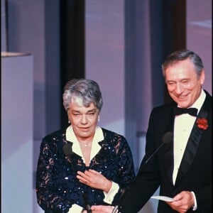 SIMONE SIGNORET PRESIDENTE DE LA CEREMONIE DES CESAR ET YVES MONTAND EN 1985 03/03/1985 -