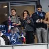 Alessandra Sublet et un ami, Bertrand Chameroy - People assistent au match des éliminatoires de l'Euro 2020 entre la France et l'Islande au Stade de France à Saint-Denis le 25 mars 2019. La france a remporté le match sur le score de 4-0.
