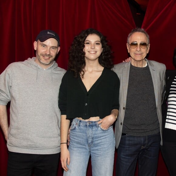 Exclusif - Alain Chamfort avec ses enfants Tess et Gary, Geneviève, sa soeur, et Pierre son beau-frère - Concert exceptionnel d'Alain Chamfort à "La Cigale" à Paris le 19 mars 2019. © Pierre Perusseau/Bestimage