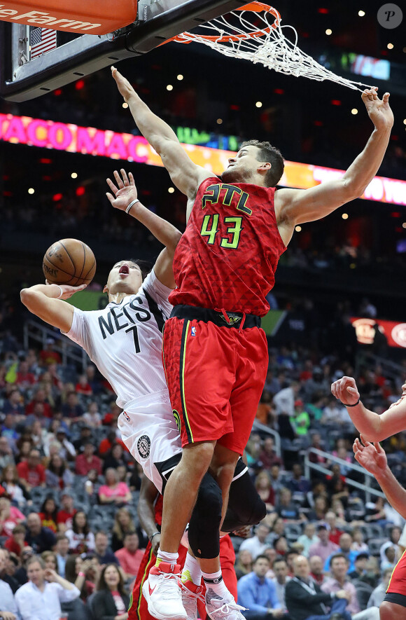Kris Humphries (ancien joueur des Atlanta Hawks) lors de sa dernière saison en NBA, en 2017.