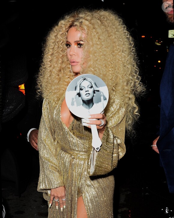 Khloe Kardashian et sa soeur K. Kardashian à l'anniversaire de Diana Ross (75 ans) au club Warwick à Hollywood, Los Angeles, le 26 mars 2019.