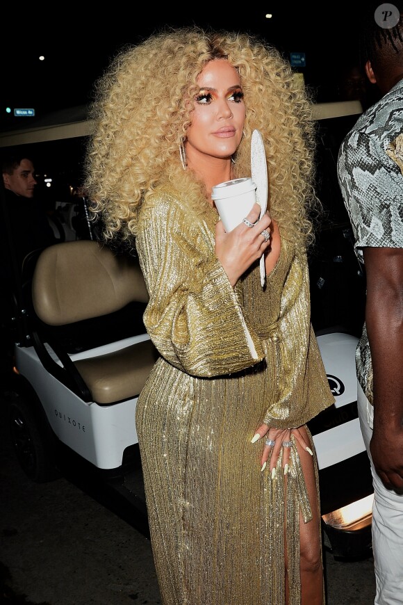 Khloe Kardashian et sa soeur K. Kardashian à l'anniversaire de Diana Ross (75 ans) au club Warwick à Hollywood, Los Angeles, le 26 mars 2019.