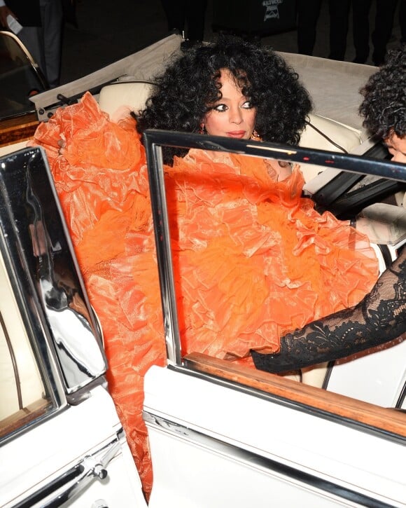 Diana Ross arrive à sa fête d'anniversaire (75 ans) dans une voiture décapotable au Warwick à Hollywood, Los Angeles, le 26 mars 2019.