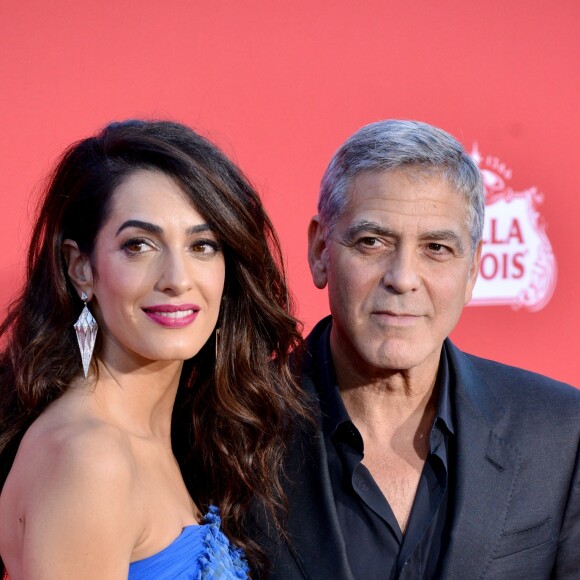 Amal, 41 ans et son mari, George Clooney, 57 ans, le 22 octobre 2017 à Los Angeles.