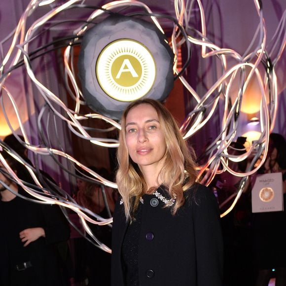 Alexandra Golovanoff à la soirée de présentation du nouveau parfum "Wanted Girl" d'Azzaro à l'hôtel Salomon de Rothschild à Paris, le 29 mars 2019. En 2016, la maison Azzaro entamait une nouvelle ère avec le parfum Azzaro Wanted. À l'image du couturier, Azzaro Wanted incarne l'élégance et la flamboyance comme style de vie. Être Wanted, c'est susciter le désir et l'envie autour de soi. ©Veeren/Bestimage