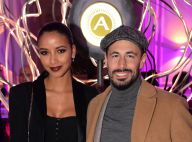 Flora Coquerel sublime en noir avec son compagnon Ugo, face à Arielle Dombasle