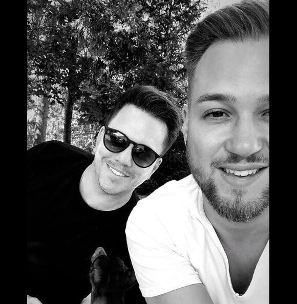 Michael Graber et Sven Epiney font selfie en amoureux, en août 2018