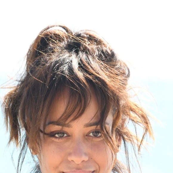 Amel Bent lors du photocall de "Kings" lors de la 2ème édition du festival Canneseries à Cannes le 9 avril 2019. © Lionel Urman / Bestimage