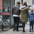 Sophie Ellis-Bextor avec son bébé Mickey et son mari Richard Jones à la sortie de BBC Radio Two le 9 avril 2019, à Londres.