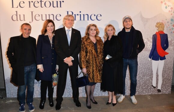 Elie Semoun, Elsa Zylberstein, Alejandro G Roemmers, Catherine Deneuve, Emmanuelle Béart et Vianney - Soirée de lancement du Best-Seller "Le retour du jeune prince" d'A.G. Roemmers à l'Atelier des Lumières à Paris, France, le 10 avril 2019.© Veeren/Bestimage