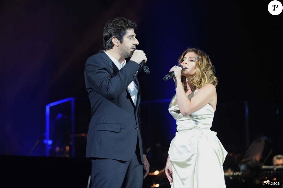 Patrick Fiori Et Julie Zenatti Pour Le Retour De Notre Dame De Paris A Paris Bercy Le 16 Decembre 2011 Purepeople