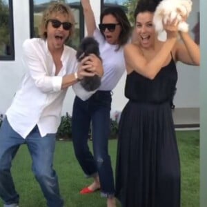 Victoria Beckham et Ken Paves, chez Eva Longoria, à Los Angeles, le 15 avril 2019