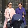 Pippa Middleton se promène avec son fils Arthur, ses chiens et une amie à Londres le 15 avril 2019.