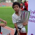  Thiago Silva a publié une photo de son fils Isago avec la coupe remportée lors de  Cristo'Cup jouée à Créteil le 21 avril 2019.  
  