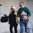 Jessica Simpson, Eric Johnson - Exclusif - Jessica Simpson,enceinte, est allée à un évènement pour Noêl avec sa famille à Thousand Oaks le 8 décembre 2018. Merci de flouter le visage des enfants avant publication  Exclusive - Germany call for price - Pregnant Jessica Simpson enjoys a Christmas event with her family. The singer and fashion designer attended with husband Eric Johnson and two kids Maxwell and Ace. Also attending were Jessica's dad Joe Simpson, and mom Tina Ann Drew and her fiancé Jon Goldstein. Simpson, who is expecting her third child, showed off her baby bump in a black turtleneck and leopard print jacket, while husband Eric carried the couple's two children Thousand Oaks on december 8, 2018.08/12/2018 - Thousand Oaks