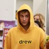 Justin Bieber est allé acheter des fleurs pour sa femme H. Baldwin Bieber chez CVS à Los Angeles, le 7 avril 2019.