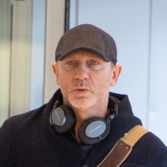 Exclusif - Daniel Craig arrive à l'aéroport de JFK à New York, le 29 mars 2019.