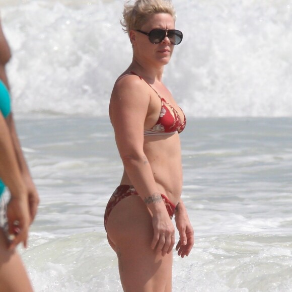 Exclusif - Pink et son mari Carey Hart profitent d'une belle journée ensoleillée en vacances à Tulum au Mexique. Le 26 février 2019