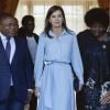 La reine Letizia d'Espagne a déjeuné avec le président Filipe Jacinto Nyussi et la première dame Isaura Nyussi au palais de Ponta Vermelha lors de sa visite à Maputo au Mozambique le 29 avril 2019.